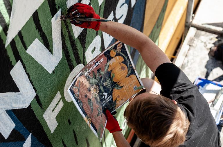 Pierwszy mural pochłaniający zanieczyszczenia już w Warszawie