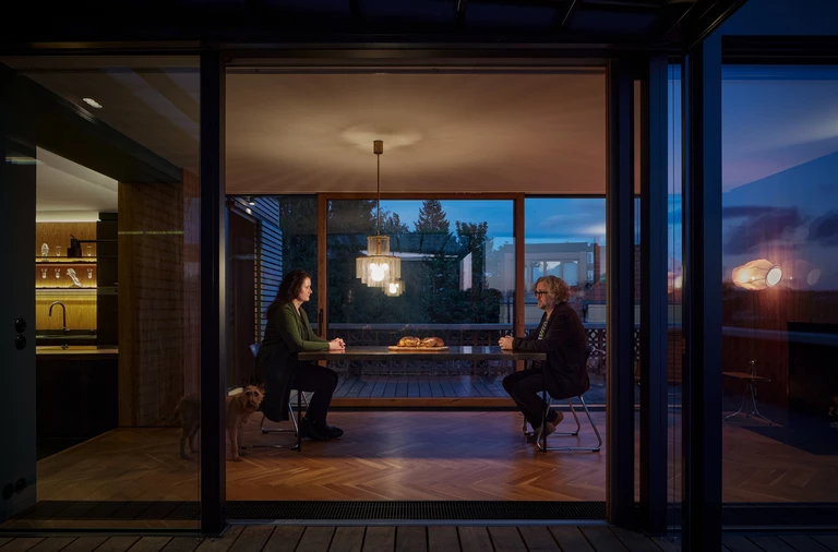 Dom z duszą dla reżysera. Nowe życie szeregowca z lat siedemdziesiątych