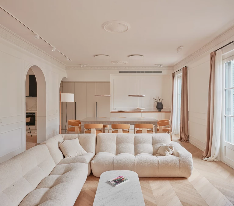 Smok, który przynosi szczęście mieszkańcom dawnego biura