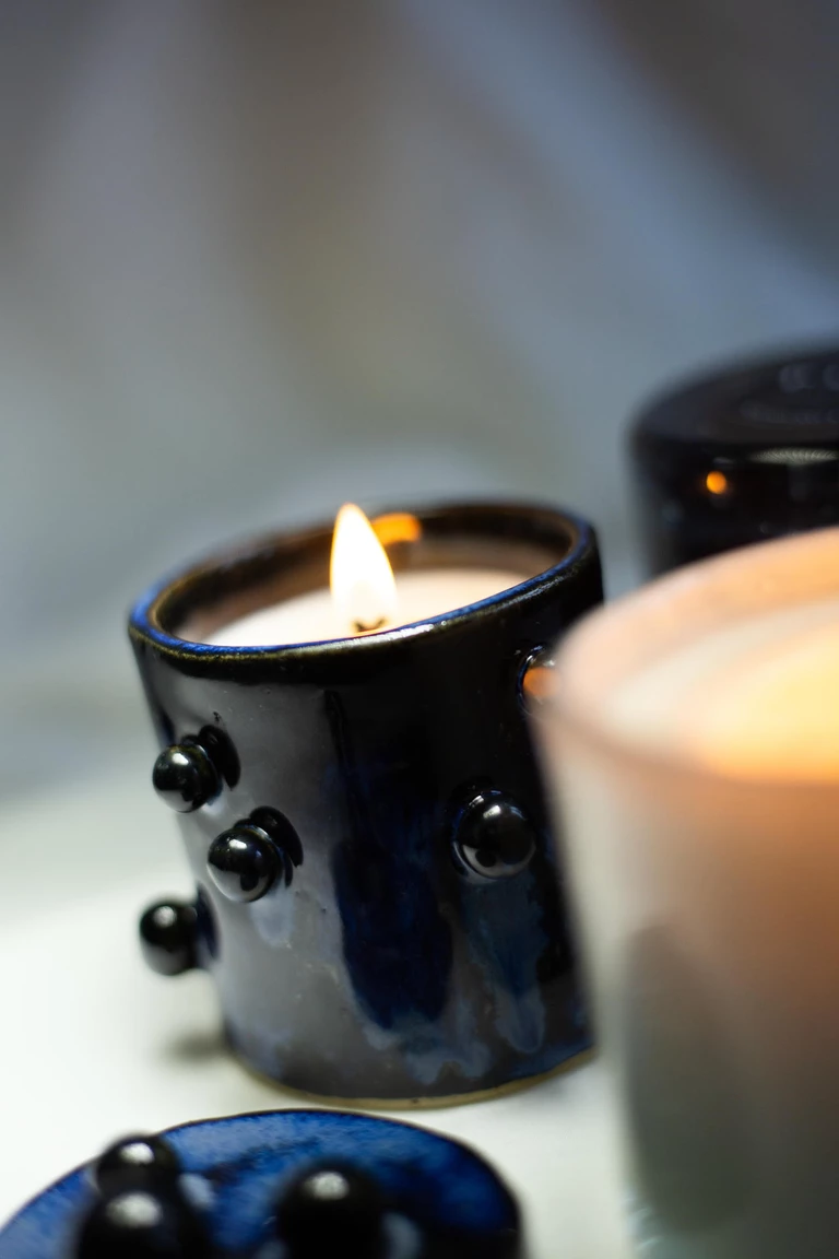 Wyjątkowe świece zapachowe. 7 polskich marek, które warto poznać