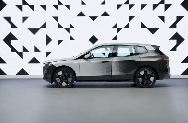 BMW prezentuje samochód zmieniający kolor