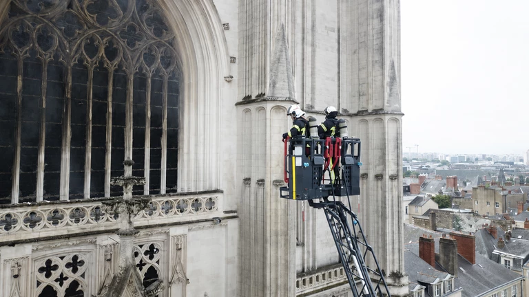 Kto zaprojektuje nowe witraże do katedry w Nantes? Francja szuka artystów