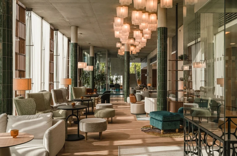 Place to be: Hotel Mercure w Tallinie z wnętrzami projektu polskiej pracowni Aure Studio