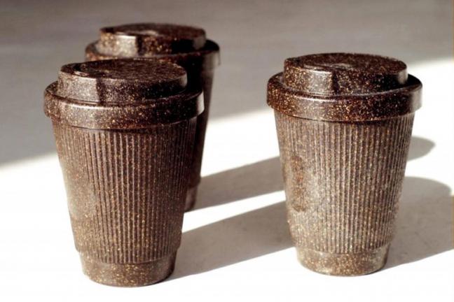 Take-out cups with ... coffee grounds!