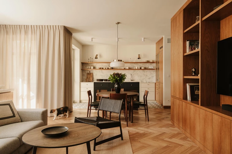 Nowy układ i nowe możliwości w eleganckim mieszkaniu na Ochocie