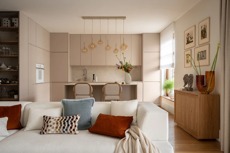 Harmonijne wnętrze w Sopocie z artystycznym akcentem