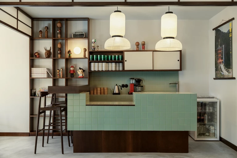 Restauracja Tonari w Poznaniu. Japońskie lata 80. według Studia Uzarowicz