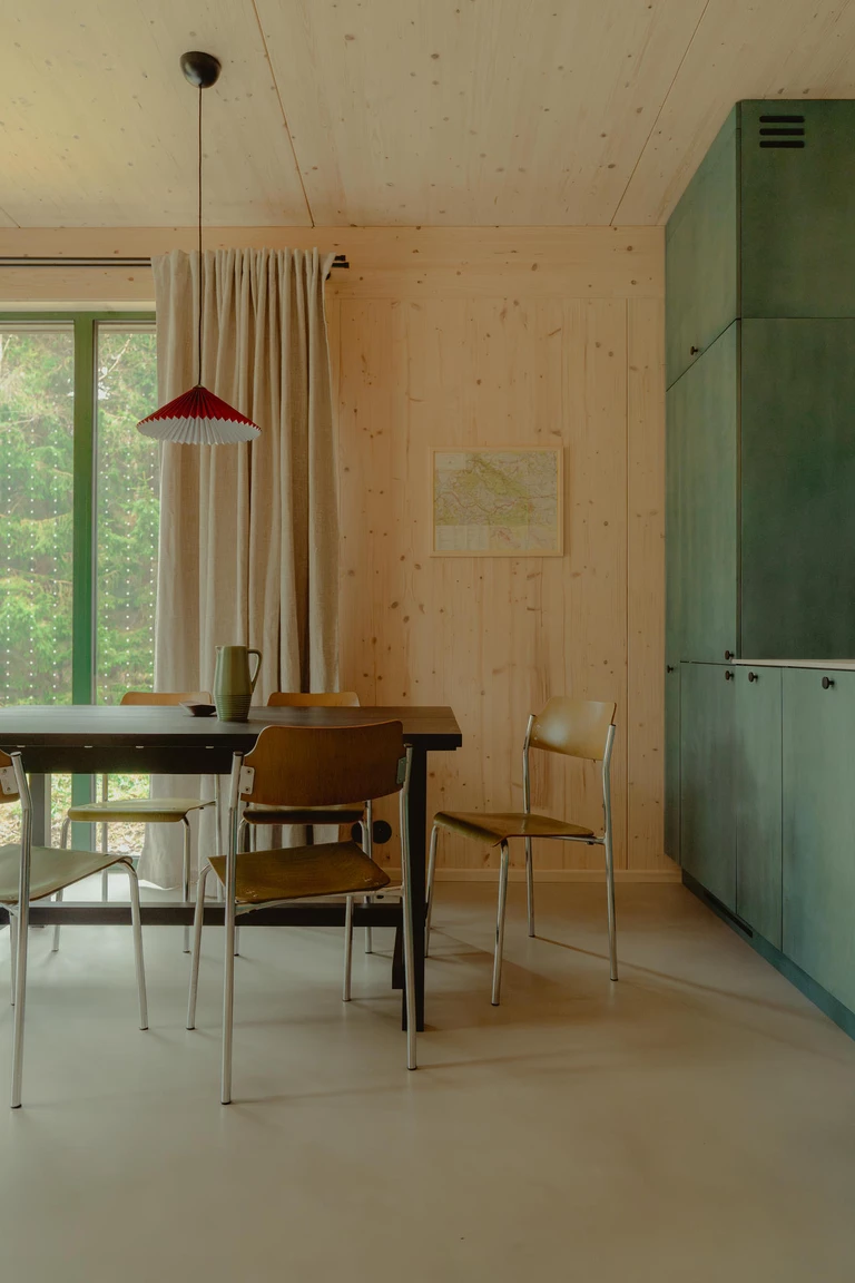 W tym projekcie u podnóża Gór Stołowych króluje drewno