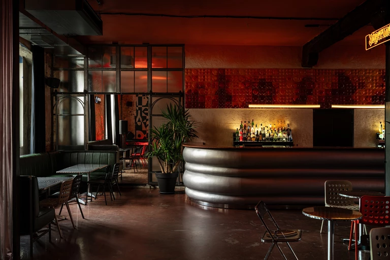 Pełnia Social Club – kosmiczny bar na Kazimierzu