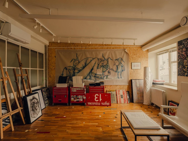 Kiedyś suszarnia drewna, dziś centrum kultury i sztuki. Grid Arthub w stoczniowej hali