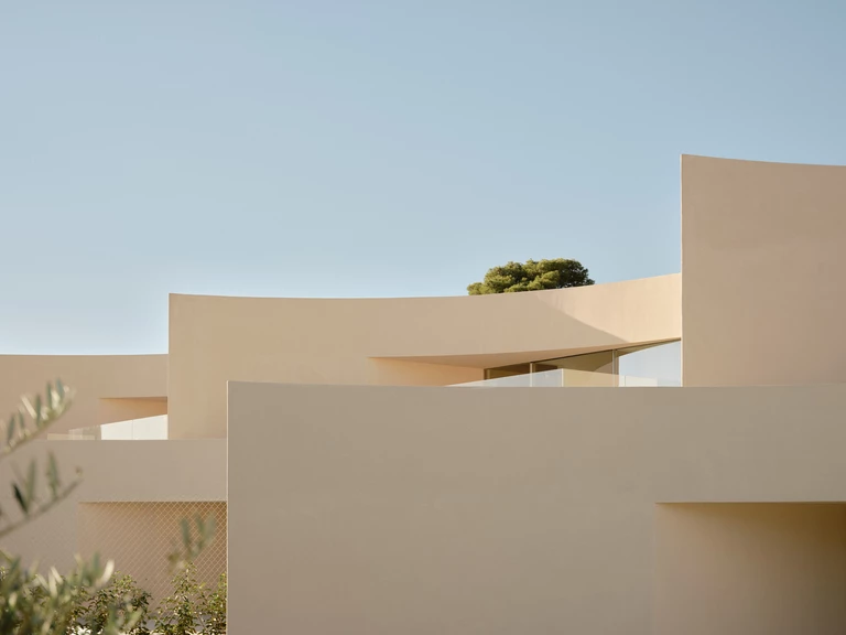 Potrójna precyzja. Trzy domy pod Walencją projektu studia Balzar Architects