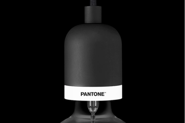 Lampy według Pantone