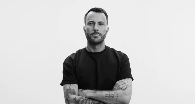 Luksus, który nie krzyczy. Marcell Pustul o modzie bez ego, sile dojrzałej kobiecości i ziemniaku [WYWIAD]