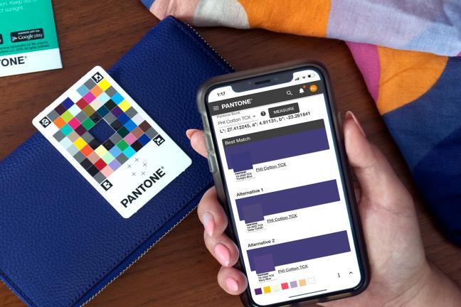 The Pantone card will recognize colors