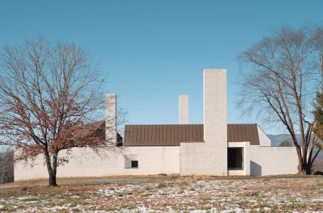 House with chimneys