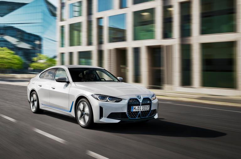 BMW Group po 2021 roku prowadzi na rynku pojazdów premium w Polsce