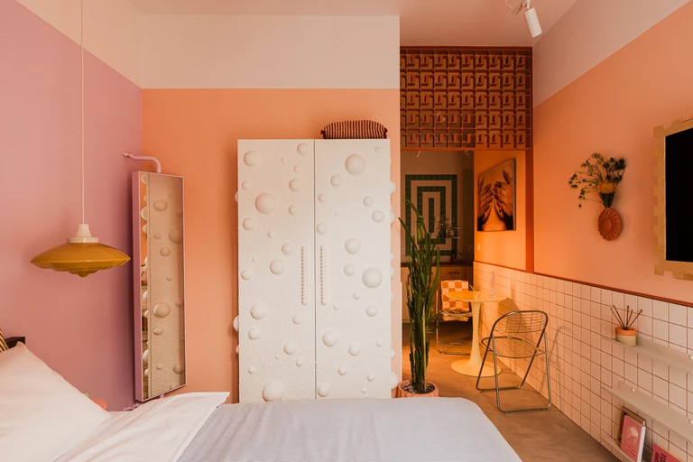 Eklektyczna opowieść o kolorach we wrocławskim apartamencie