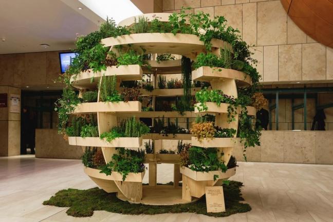 A spectacular garden from IKEA