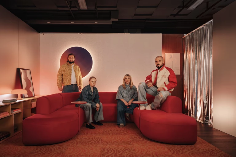 W Warszawie powstało nietypowe studio podcastowe. Oferuje 5 estetycznych scenografii