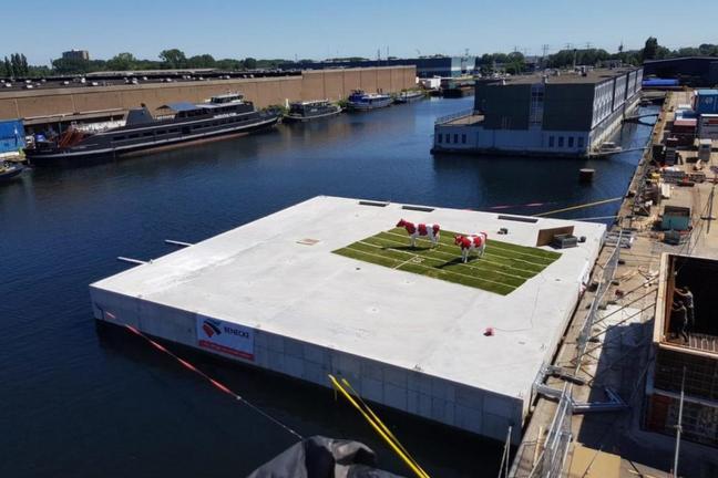 Floating farm