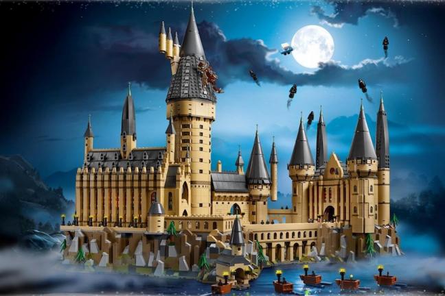 Monumental Hogwart of Lego