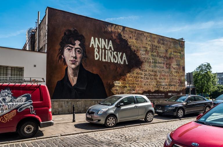 Mural z Anną Bilińską na Smolnej