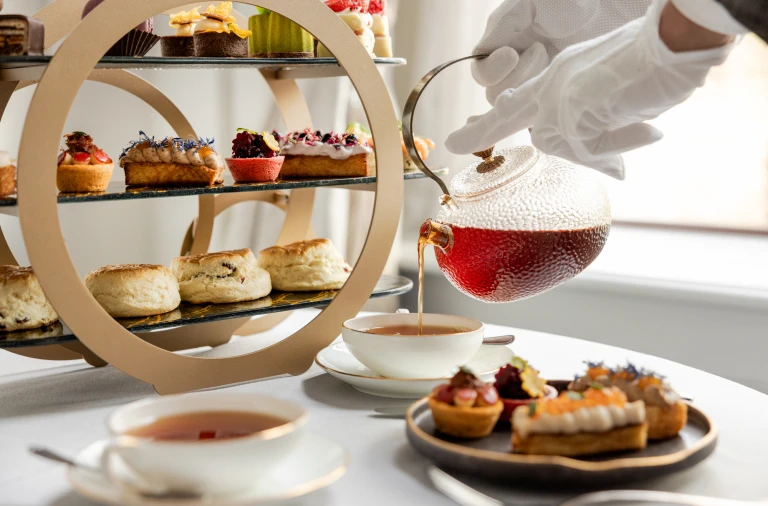 Hotel Bristol zaprasza na Afternoon Tea. Popołudniowa herbata w każdy czwartek w Barze Kolumnowym