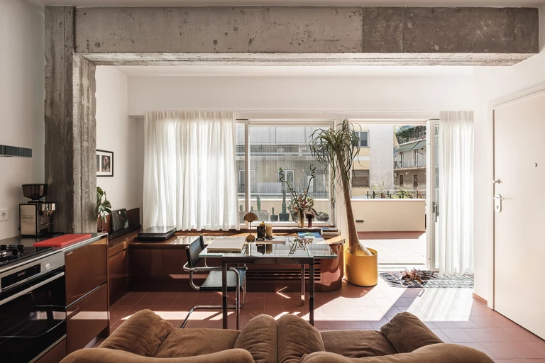 Renowacja modernistycznego domu w Atenach