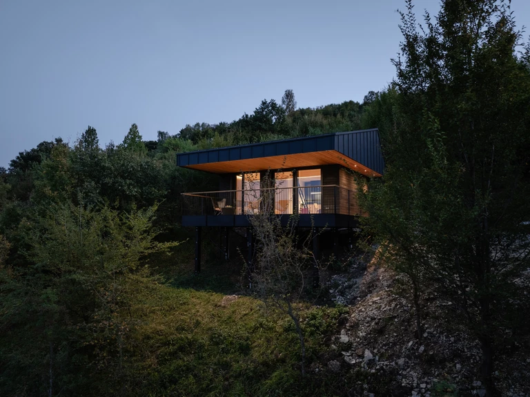 Tajemnicze zacisze nad Dunajem. Oto Console House