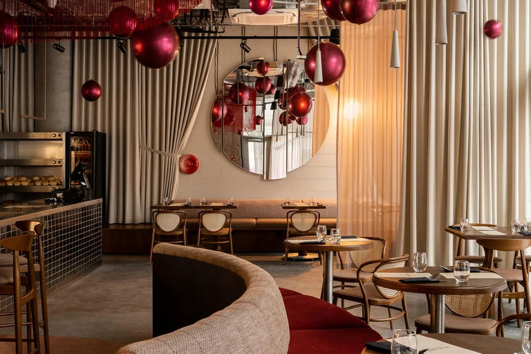 Nowa restauracja w Warszawie. Dwufunkcyjny projekt od CUDO