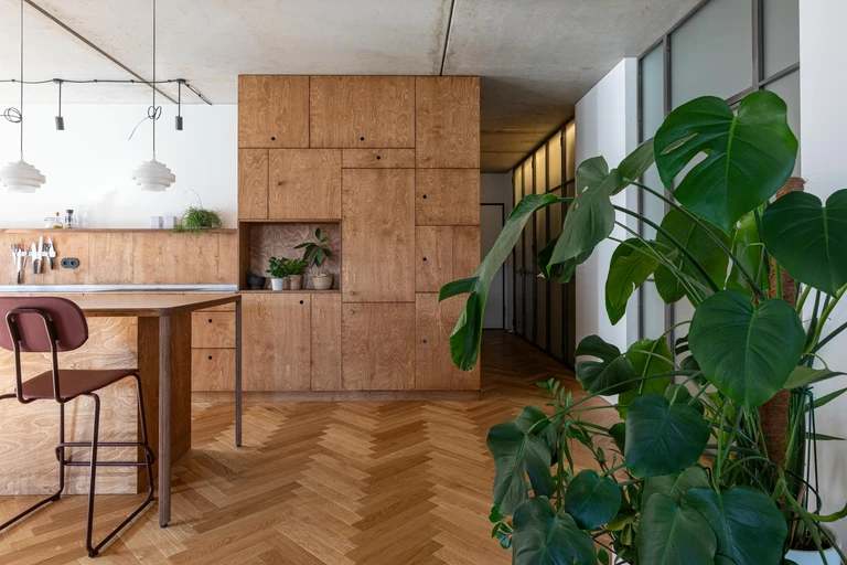 Powrót do lat 80. Zaglądamy do mieszkania architektów we Wrocławiu