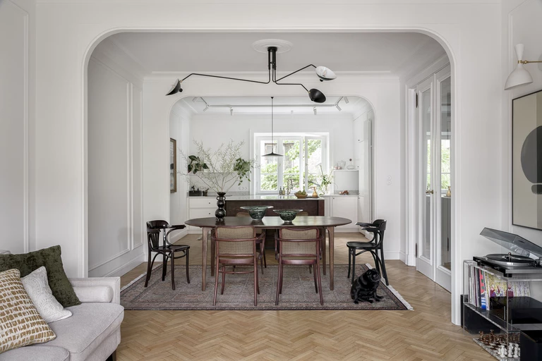 Apartament z duszą w legendarnej kamienicy przy Narbutta 8