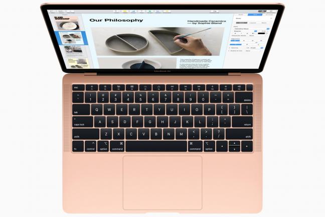 Apple prezentuje MacBooka Air w nowym kolorze