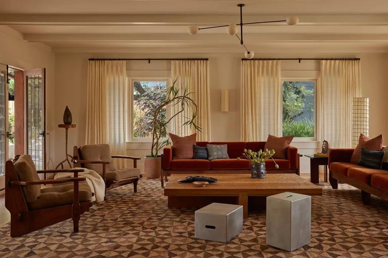 Miał być dom na sprzedaż, a zostanie na lata. Udana renowacja studia Electric Bowery 