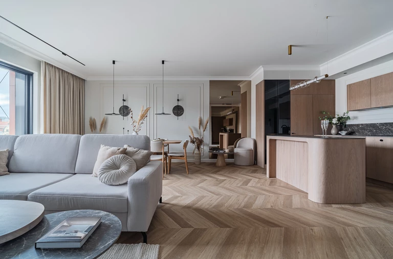 Odbicia i ryflowania. Nowoczesne art déco na gdańskiej Wyspie Spichrzów