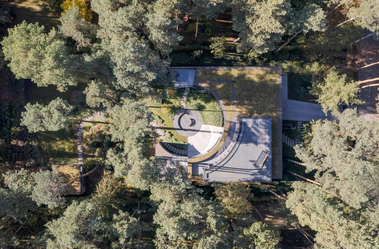 Dom z Polaną. Leśna willa od 77Studio Architektury