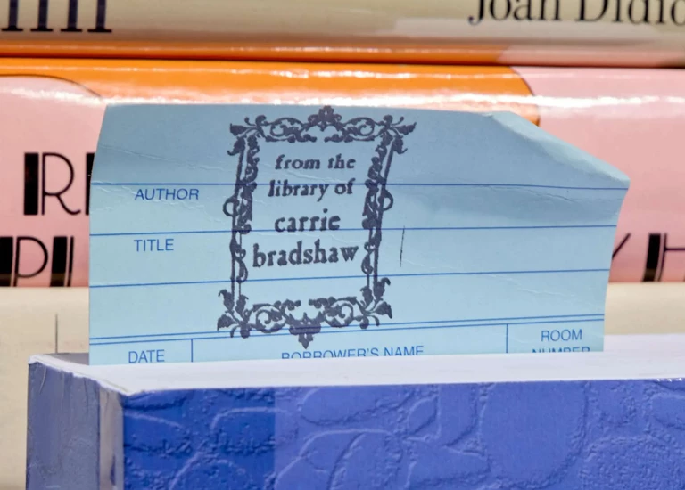 Bądź jak Carrie Bradshaw - wyjątkowa aukcja przedmiotów z kontynuacji 