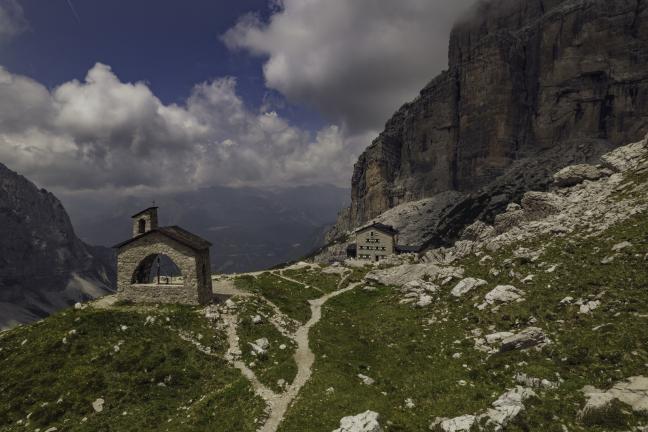 Włoska robota, czyli majstersztyk architektoniczny między skałami Dolomitów