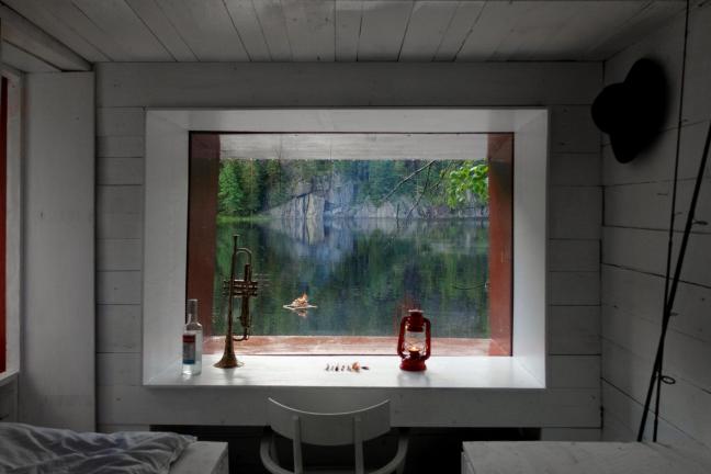 An unusual cottage on a Norwegian lake