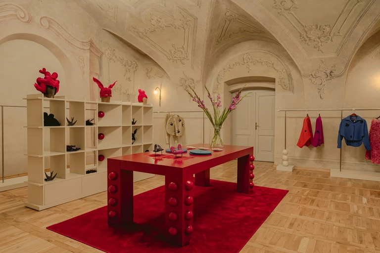 Kule, kreacje i krakowskie polichromie, czyli showroom Nikado Art&Couture