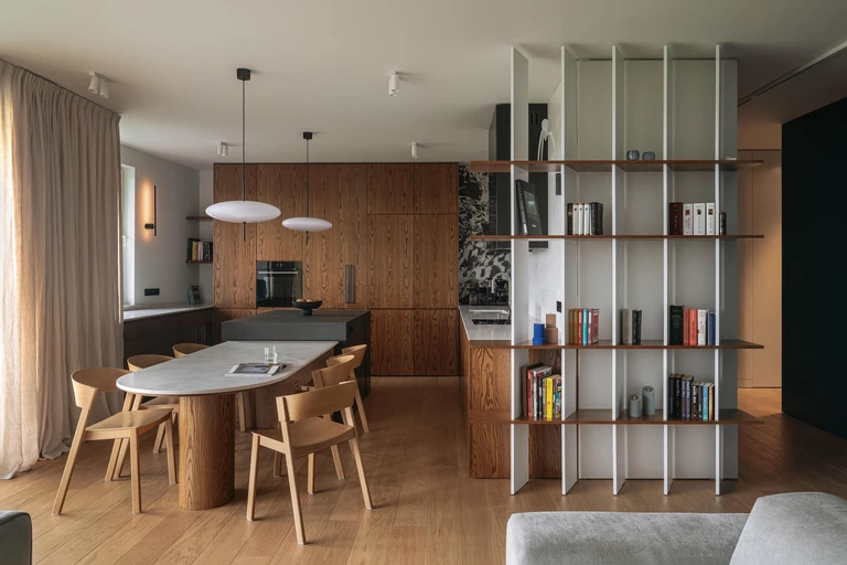 Niebieskie akcenty i sekretny pokój w mieszkaniu na Jeżycach