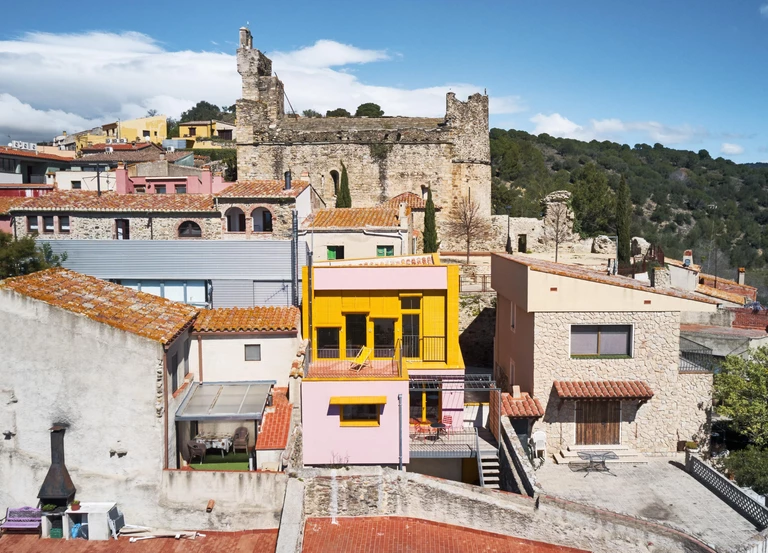 „Dream in Progress” - architekturalna odwaga i kolor w nowym albumie URLAUBSARCHITEKTUR