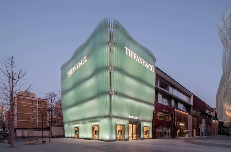 MVDRV zaprojektowało biżuteryjną elewację dla flagowego butiku Tiffany & Co.