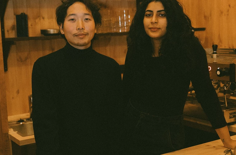 Kawiarnia jak chatka w lesie