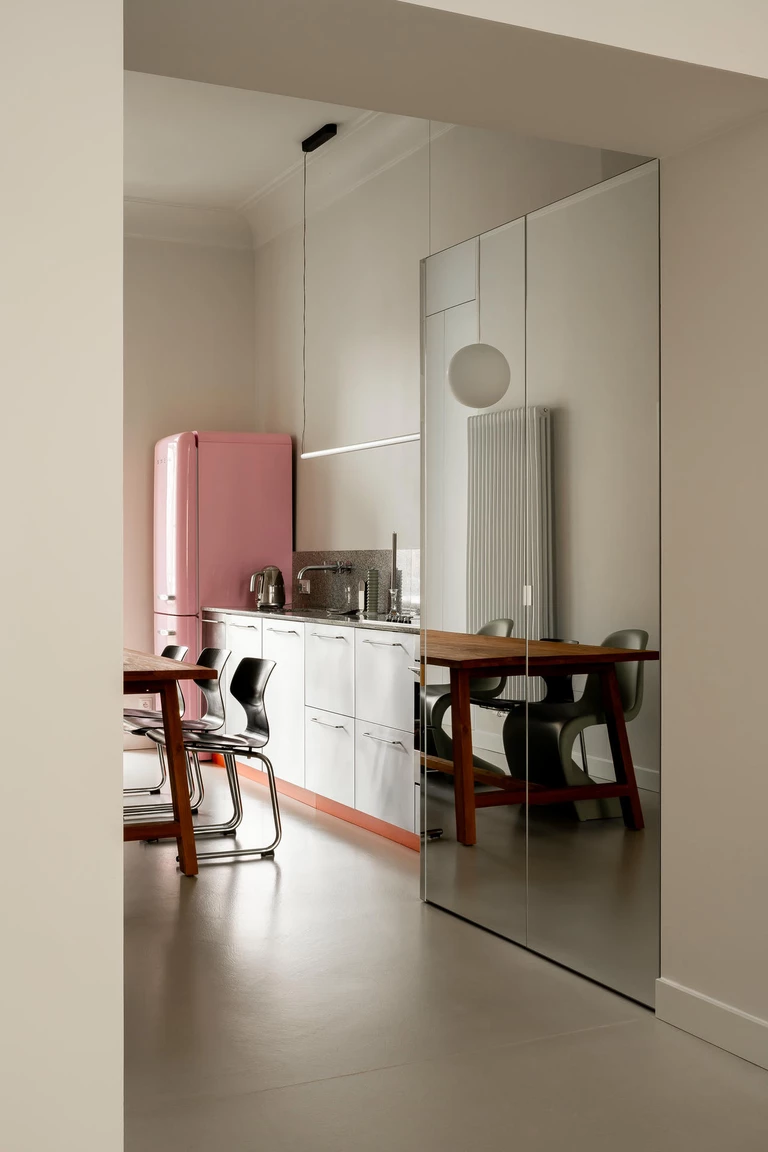 Mieszkanie spokojne w formie, ale wyraziste w detalu od KLU Studio