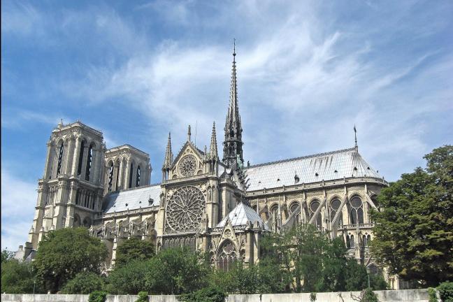 Polski architekt weźmie udział w konkursie na odbudowę Notre Dame