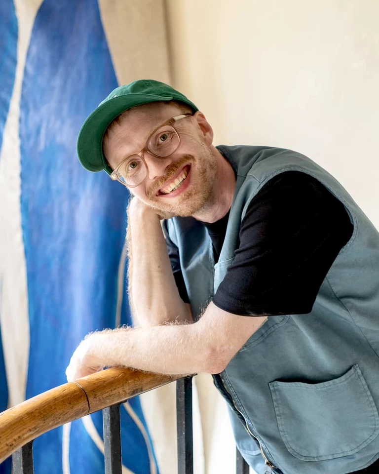 Sztuka jest bliżej, niż myślisz – dziś premiera książki Tomka Szymańskiego, która to udowadnia