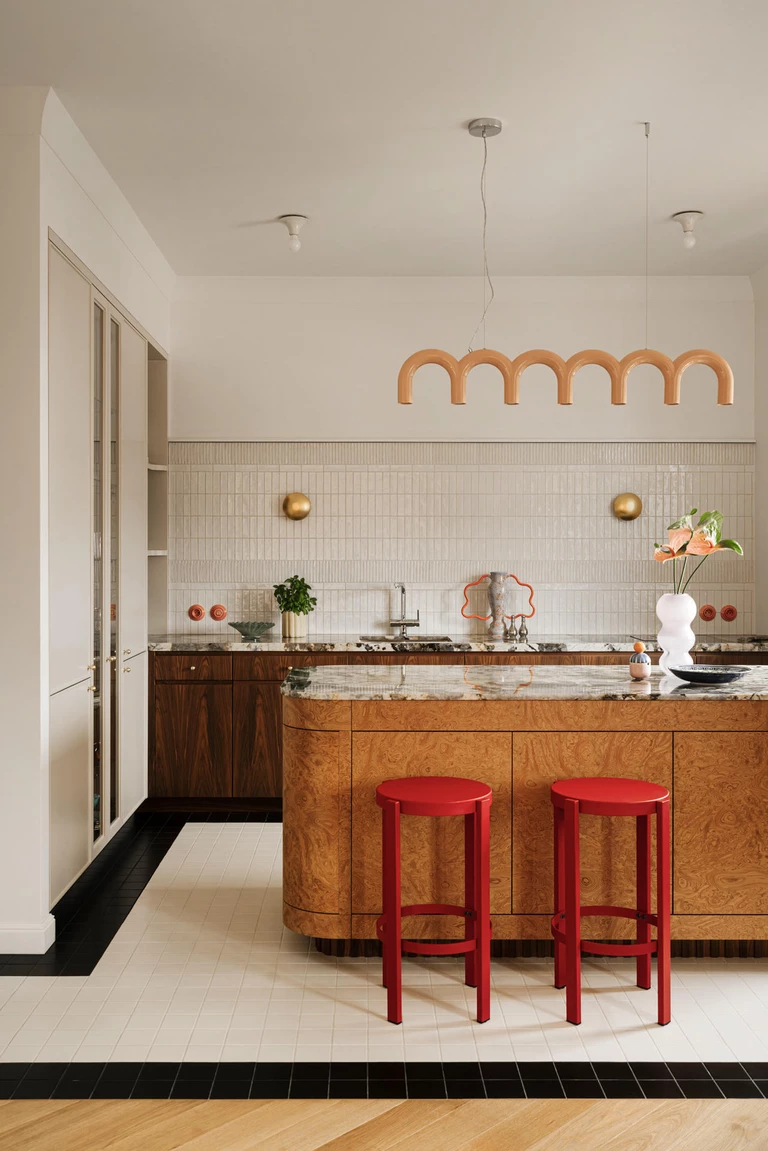 Spełnienie marzeń o kolorowym mieszkaniu według Furora Studio